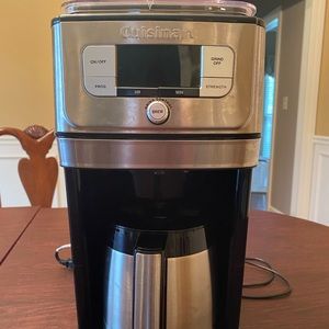 Grind and brew coffee maker